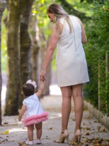 Family photoshoot ideas small kid