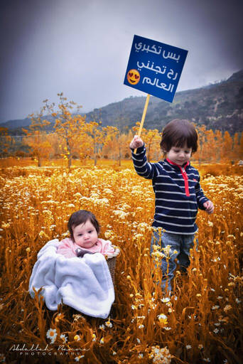 family photoshoot with newborn