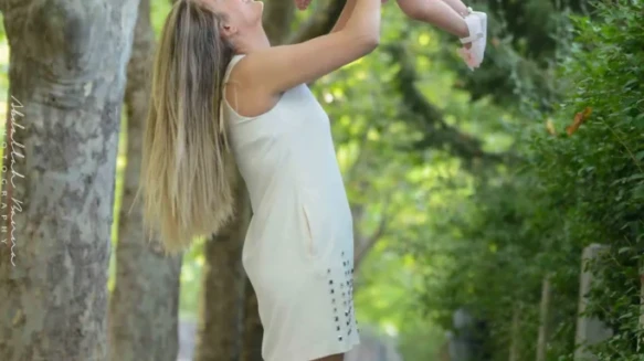 Family photoshoot ideas small kid