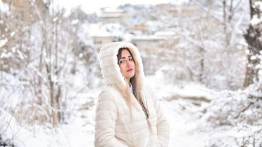 women photoshoot in snow